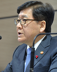 정 장관 "분당3인방? 병원위해 열심히 일했을 뿐"