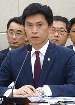 국회 "식약처 허가초과약 실태조사하라" 질타