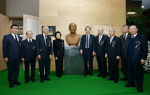 신풍제약, 고 송암 장용택 회장 추모식 진행