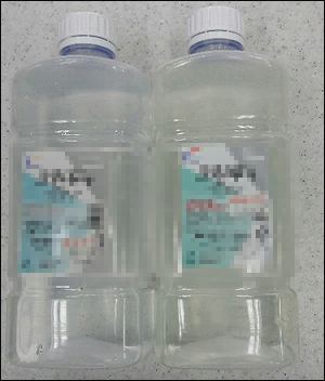 같은 제품인데 색이 달라…생리식염수 변색 주의 