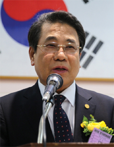 조찬휘 회장 "부회장들 행동, 있어서는 안될 일" 