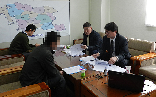 "도매, 직영약국 운영…백마진 없이 약은 독점공급"