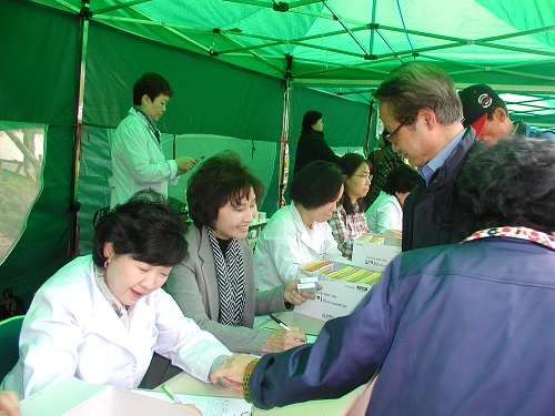 양천구약, 복지관 어르신께 구충제 무료 투약