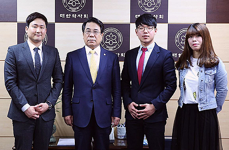 전약협 박명훈 회장, 조찬휘 회장과 환담