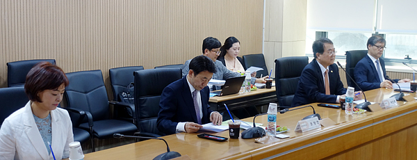 "건정심 불사"…최종 협상 하루 전 '기싸움' 본격화
