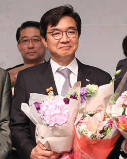 엄태응 복산나이스 회장, 불법마약퇴치 '대통령 표창'