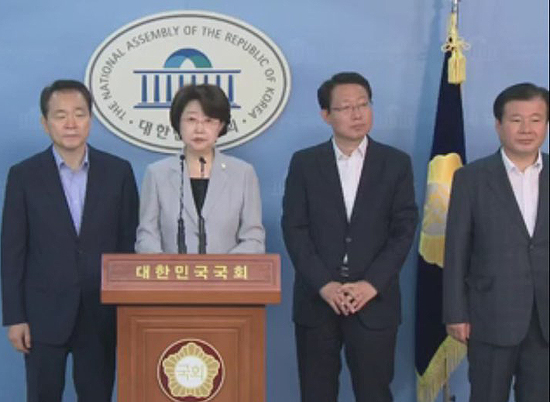 뿔난 한국당 의원들 "류영진 처장 임명 철회하라"