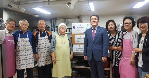 도봉·강북구약, 베드로의 집 찾아 식자재 전달