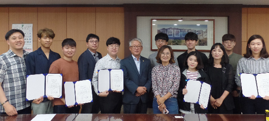 전북약사회, 후배 약대생들에 장학금 기탁