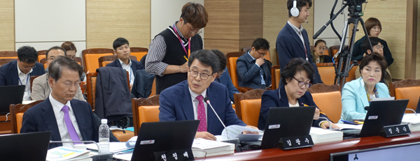 심평원, 도매 일련번호 행정처분 유예 조건 국감서 논란