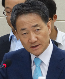 박 장관 "연말까지 전공의 인권 등 개선조치 마련"