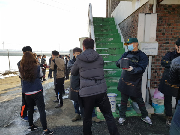 해성약품-진선메디칼 '사랑의 연탄나눔 운동' 펼쳐