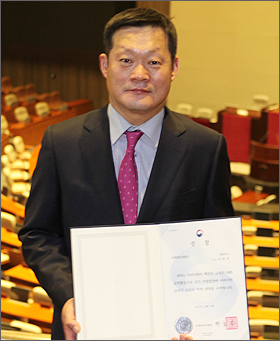 이병각 약사, 부작용 보고 전국 1위…상복 터졌네