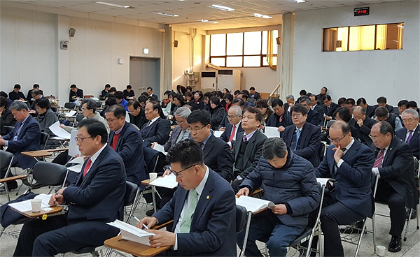 "조 회장님 고소취하 하시죠"…"왜 나만 갖고 그래"