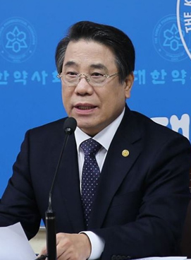 조찬휘 "편의점 상비약 판매시간 제한 복지부 건의"