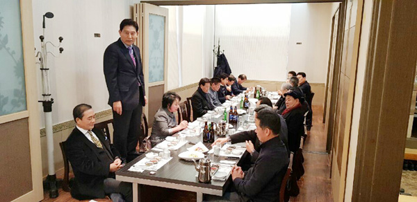 강북분회서 조우한 임맹호·조선혜 "나를 뽑아달라" 