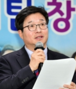 염태영 수원시장 "우리아들도 올해 약사국시 봤다"