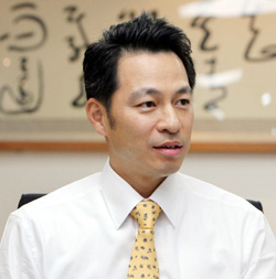동아 강정석 회장 공판, 8일서 내달 20일로 연기