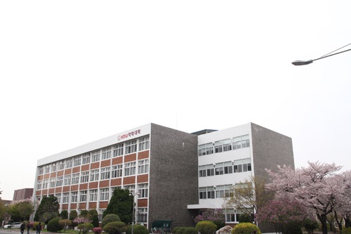 경북대 약대, 4년 연속 약사국시 100% 합격