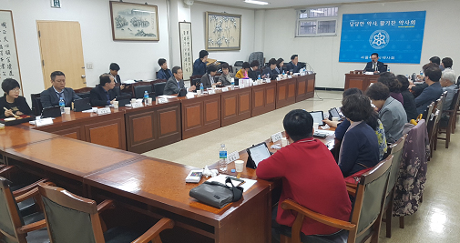 서울시약, 신규 세이프약국에 위생복 배포 