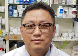 "관상 보는 약사요?…그냥 사람을 공부했지요"