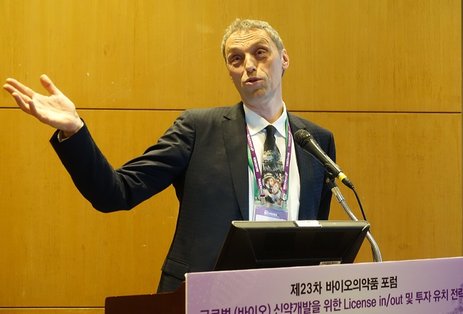 "로컬 제약사 글로벌 전략, 희귀약 도전해 볼만"