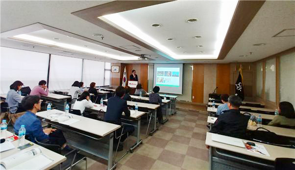 휴베이스, 의정부 약사에 약국 경영 실전 노하우 전해