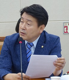 술취해 응급실 의료인 폭행하면 가중처벌 추가 추진