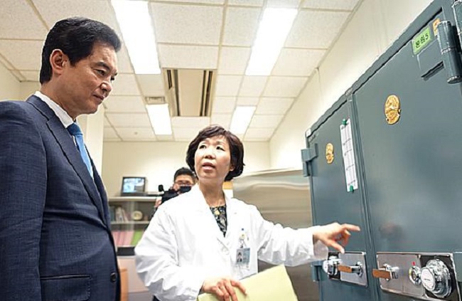 "도매에서 구입한 마약류 보고, 취급일자 기준은?"