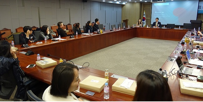 제약-로펌-국회 변호인·의료인 한 자리에…이유는?