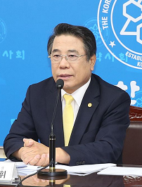 조찬휘 전 회장, 김순례 의원 '입법보조원' 등록 구설