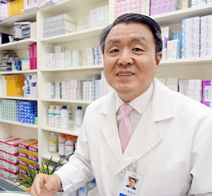 "수익도 중요하지만 약사는 주민과 상생해야 산다"