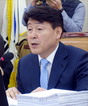 "나경원, 근거없는 협박으로 국민에 의료비 폭탄 전가"