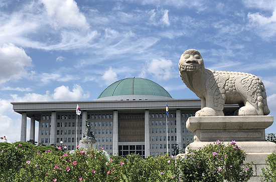 첨단바이오법 '9부 능선' 넘었다…법사위 통과