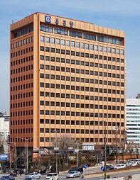 종근당홀딩스 지주사 행위제한 위반 과징금 1억 부과