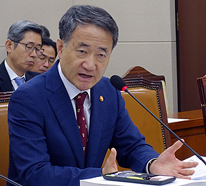 박능후 "수술실 CCTV 설치 의무화, 경기도 예의주시중"