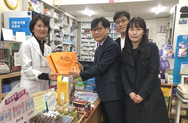 광진구약 "수능 대박 나세요" 회원약국 방문 응원