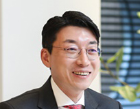 리베이트 칼 휘두르던 검사, 제약사 조력자 선언하다