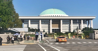 원내약국 금지법안, 법안소위 무산…내년 재논의 불가피