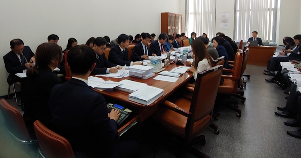 병·의원 '일회용 의료기기 재사용 금지' 법안소위 통과