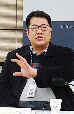 "노인외래 급여화, 재정 예측분석 후 적용 논의 필요"