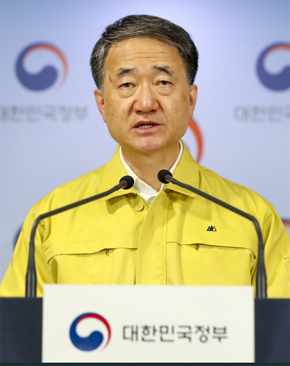 박능후 장관 "4월 전화진료 급증…종료시점 판단 일러"