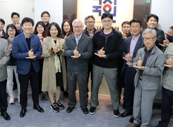 국시원, '덕분에 챌린지' 참여...코로나19 의료진 응원