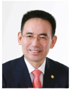 "약사 복장과 응대 태도, 약료 서비스 신뢰로 직결" 