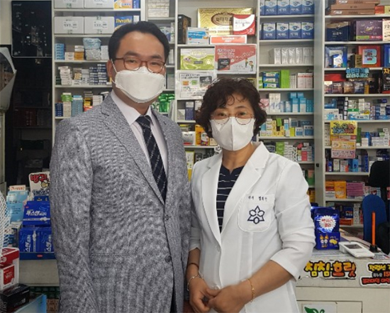 중랑구약, 치수까지 잰 약사 맞춤가운 제작 배포