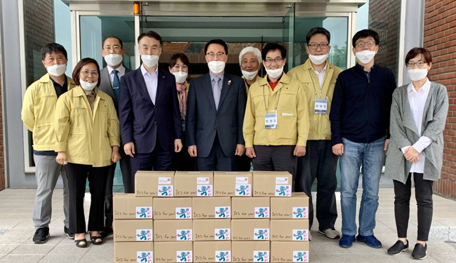  건보공단, 코로나19 외국인 입소자 심리지원 물품 제공