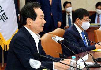 정 총리 "공적마스크 변화 필요…덴탈 공급 늘려라"