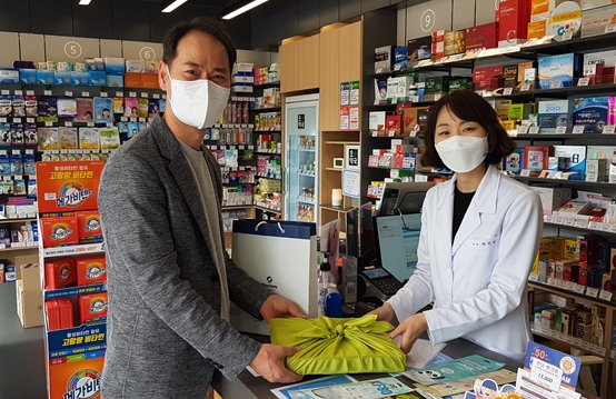 송파구약, 신규 개설 약국 15곳 축하 방문 
