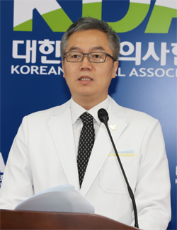 치협 "SIDEX 취소를…의료인 자격 없는 집단으로 난도질"