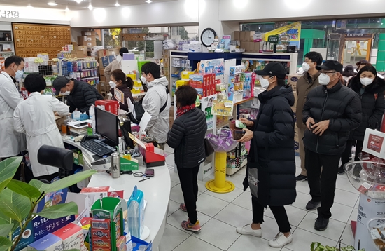 4개월간 공적마스크 공급 고군분투 약국 '시원섭섭'